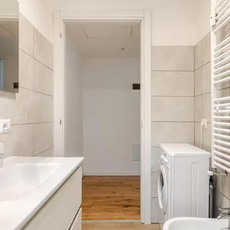 Crystal Mi With Xxl Shower Milan